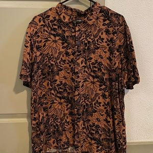 Express relaxed floral button down (L)